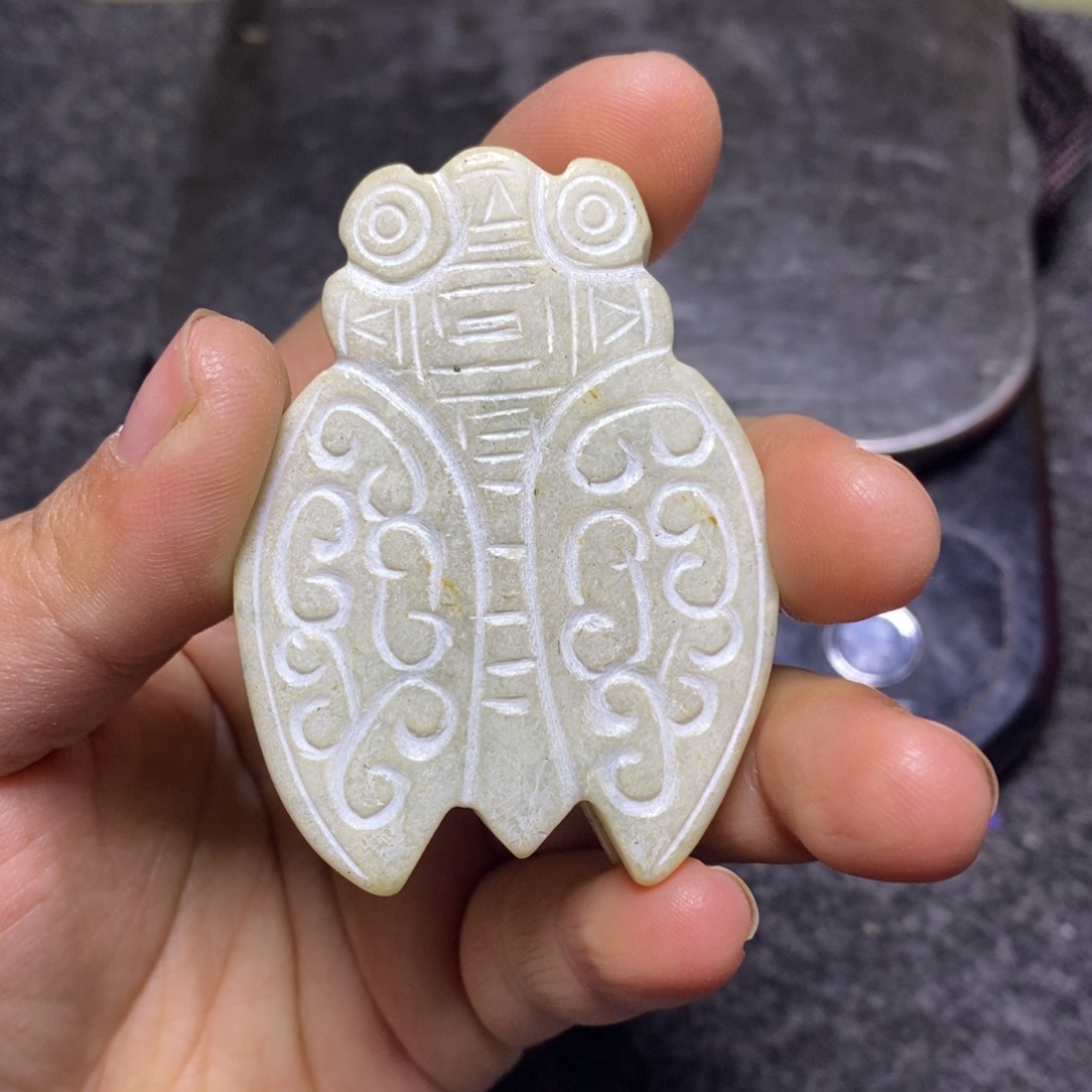 和田玉未镶嵌把件