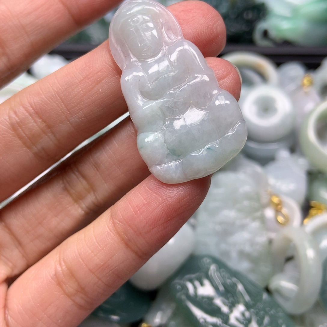 翡翠颈饰未镶嵌天然翡翠