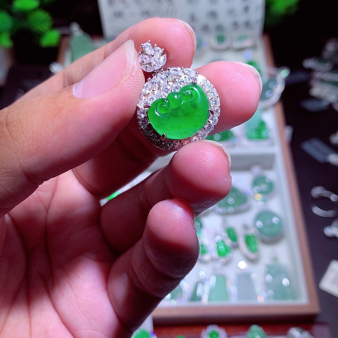 颈饰未镶嵌翡翠翡翠