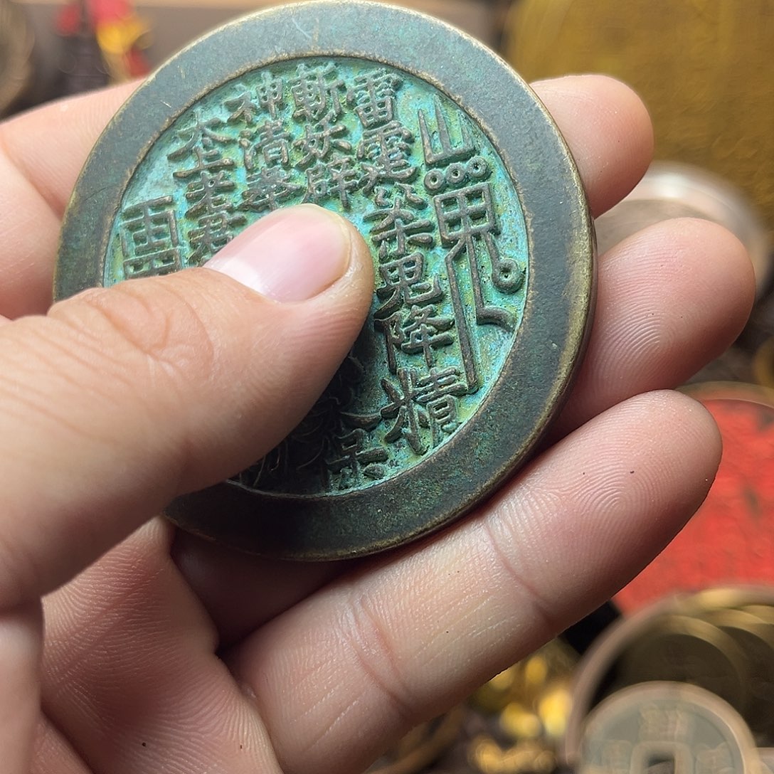 精美铜器工艺品等