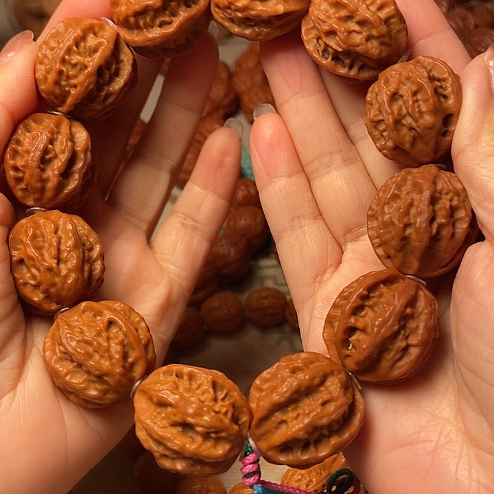 文玩核桃手串龙脊