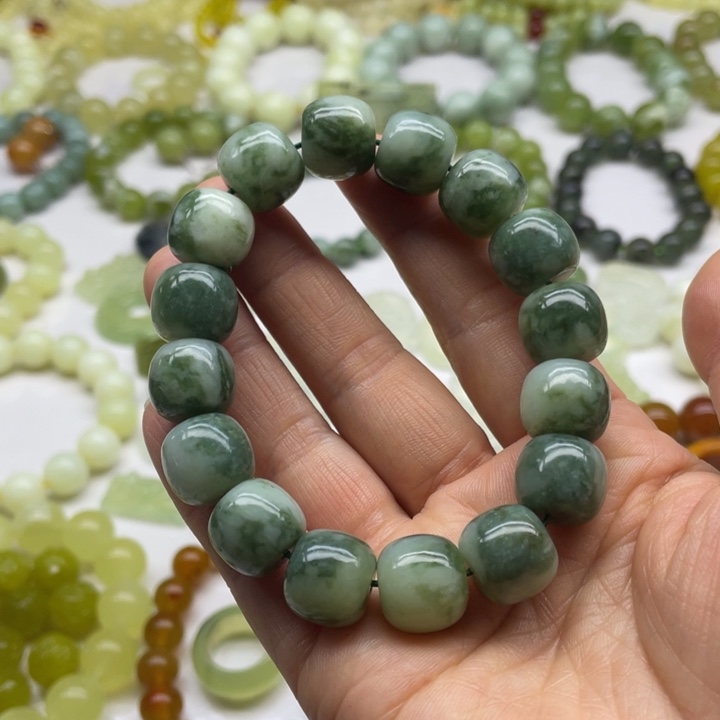 蛇纹石玉手串未镶嵌