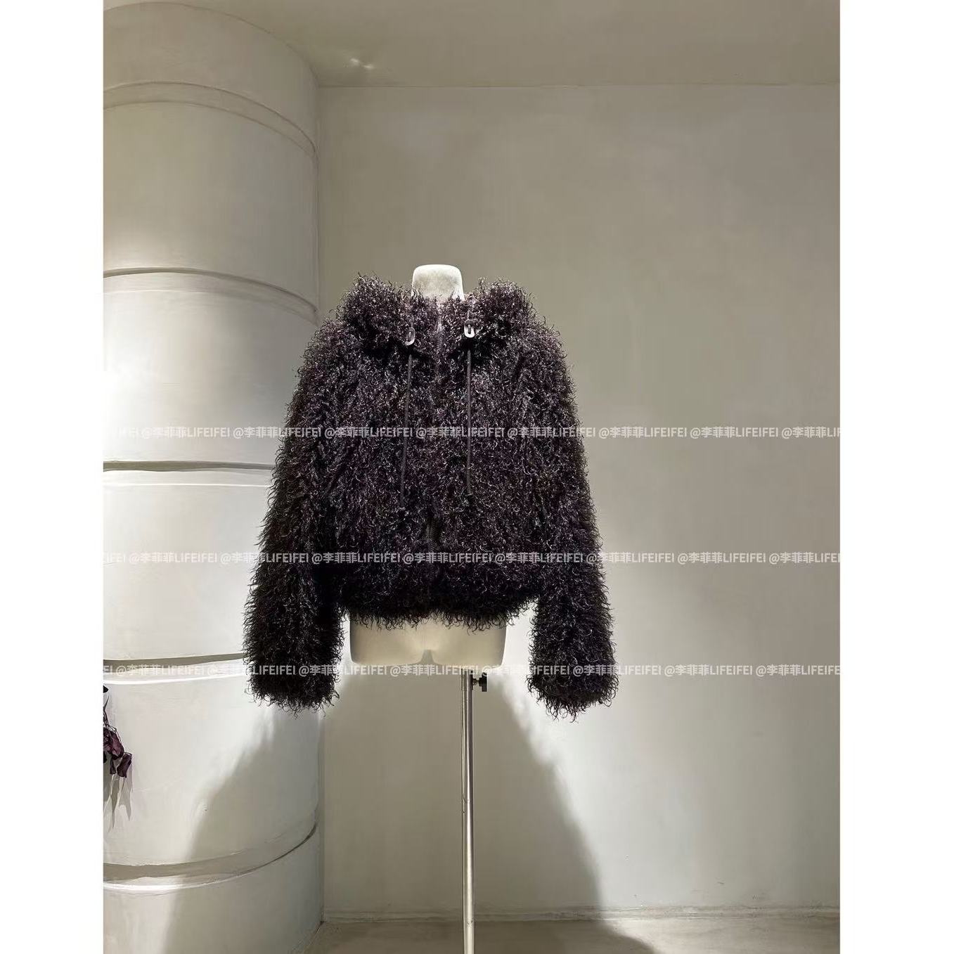 李菲菲-掉进温柔乡毛毛外套V9812（只能干洗）文明试穿脏拒