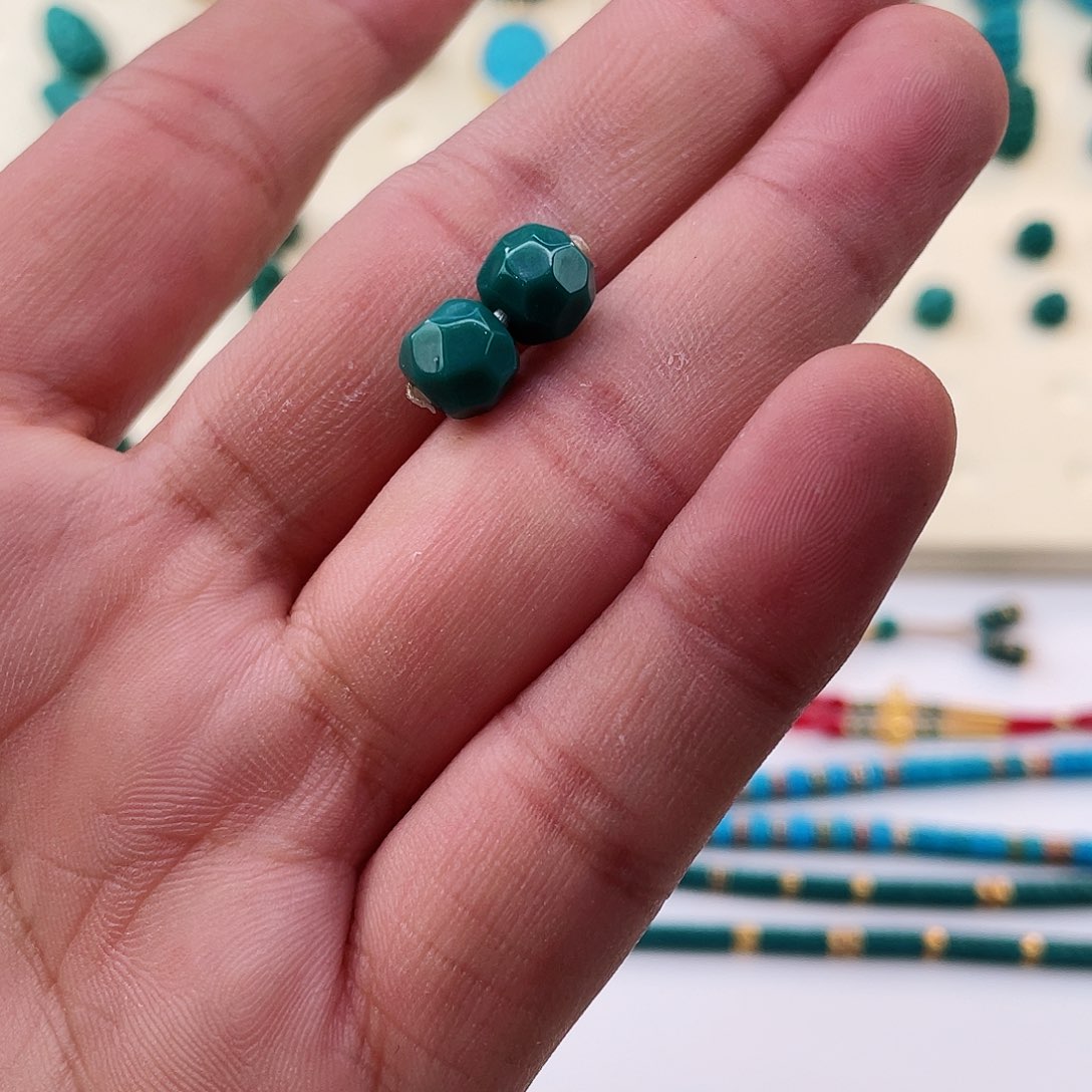 绿松石颈饰未镶嵌