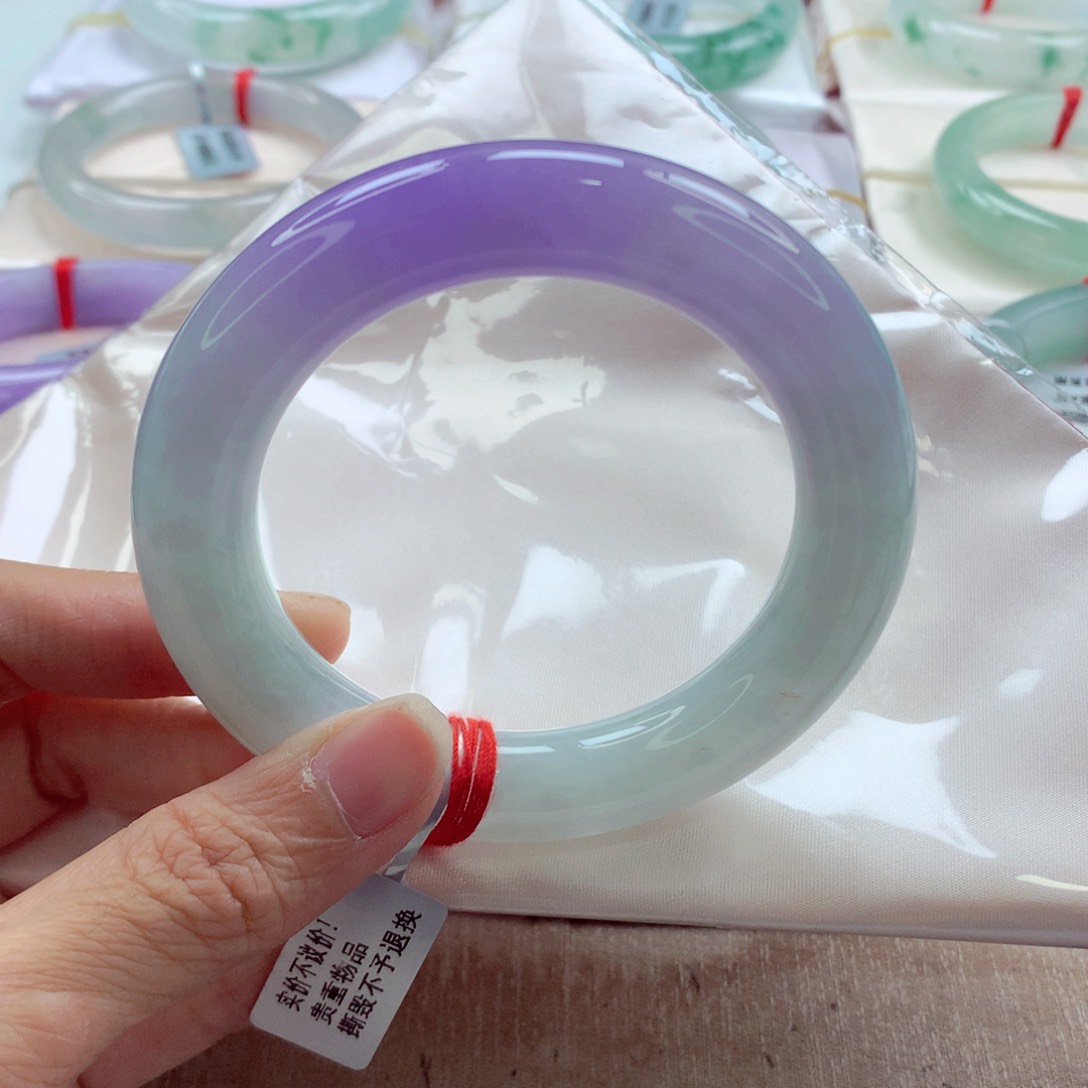 翡翠手镯（圆镯）未镶嵌冰春彩A