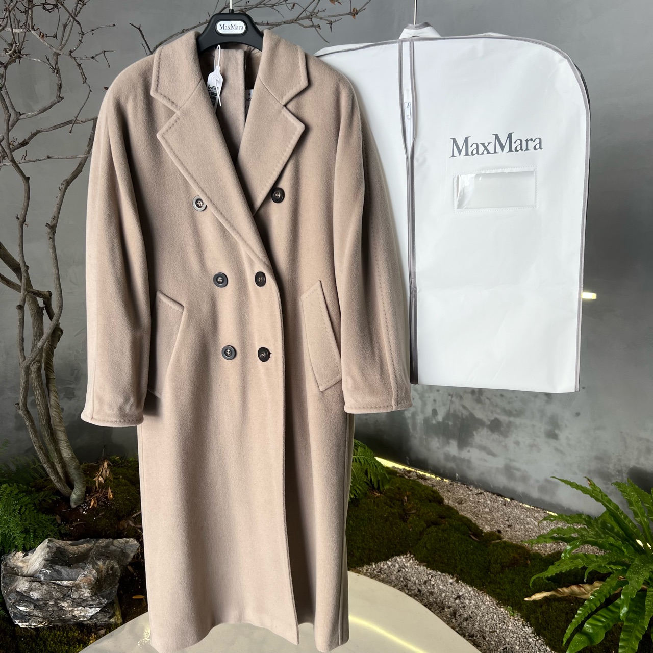 Maxmara/250183/34码/沙色101801翻领大衣/98新/2.3
