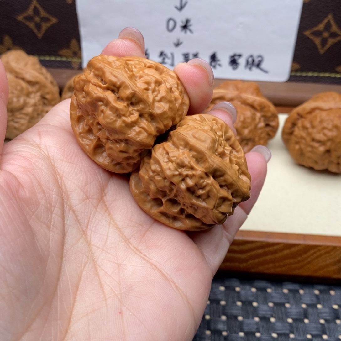 文玩核桃把件边38左右