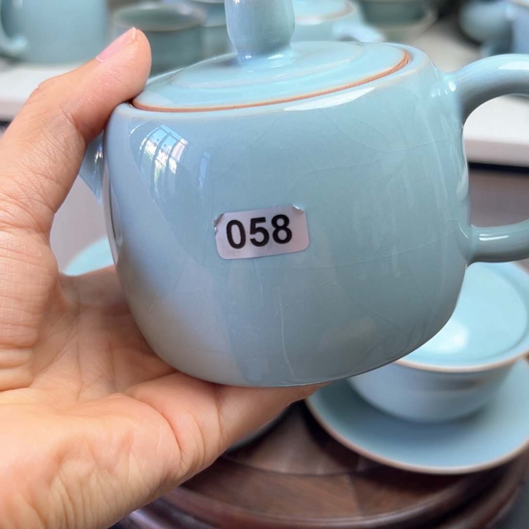 仙*儿天青色井栏壶大瑕