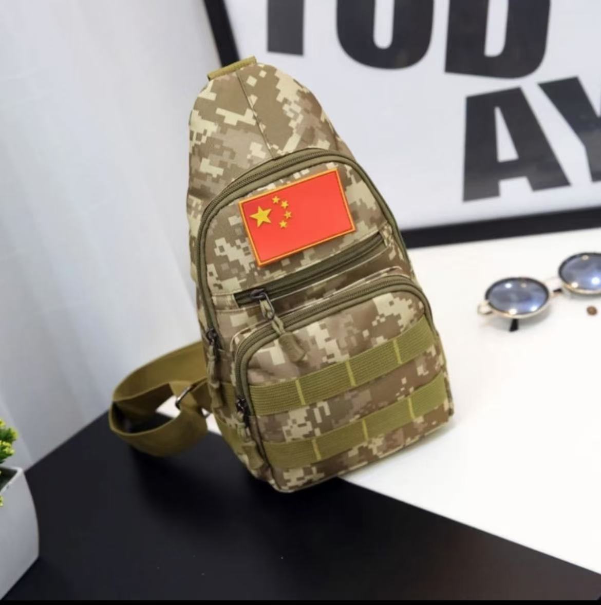 男士户外单肩包多层收纳包时尚百搭男款休闲迷彩包