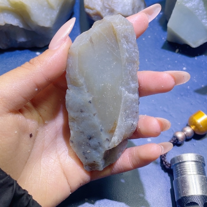 和田玉未镶嵌珠宝半成品