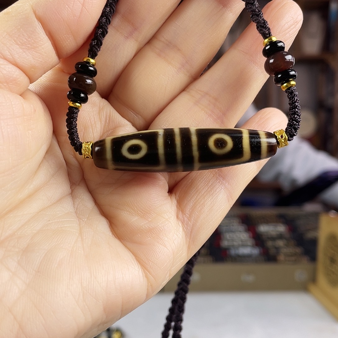 玛瑙/玉髓合金颈饰张魁