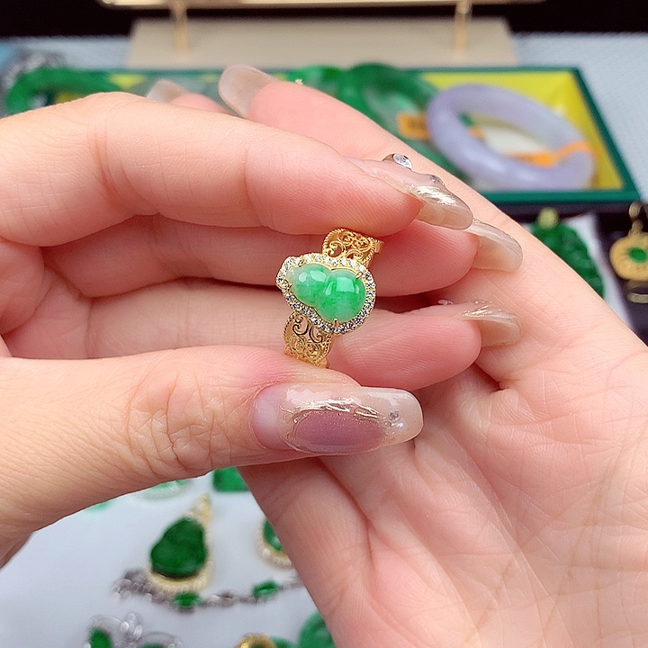 翡翠颈饰银S925镶嵌翡翠