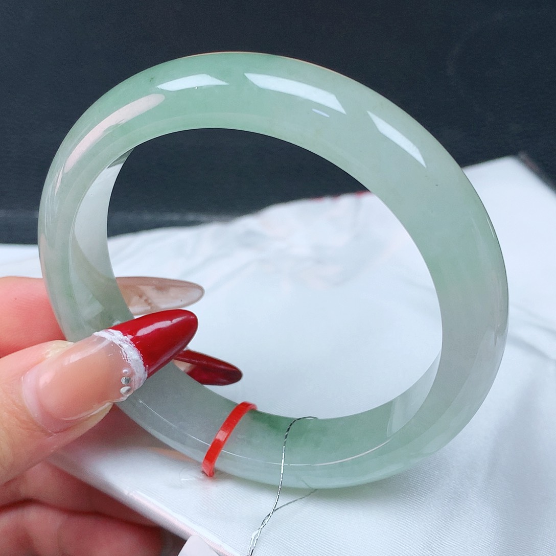 翡翠手镯未镶嵌58圈