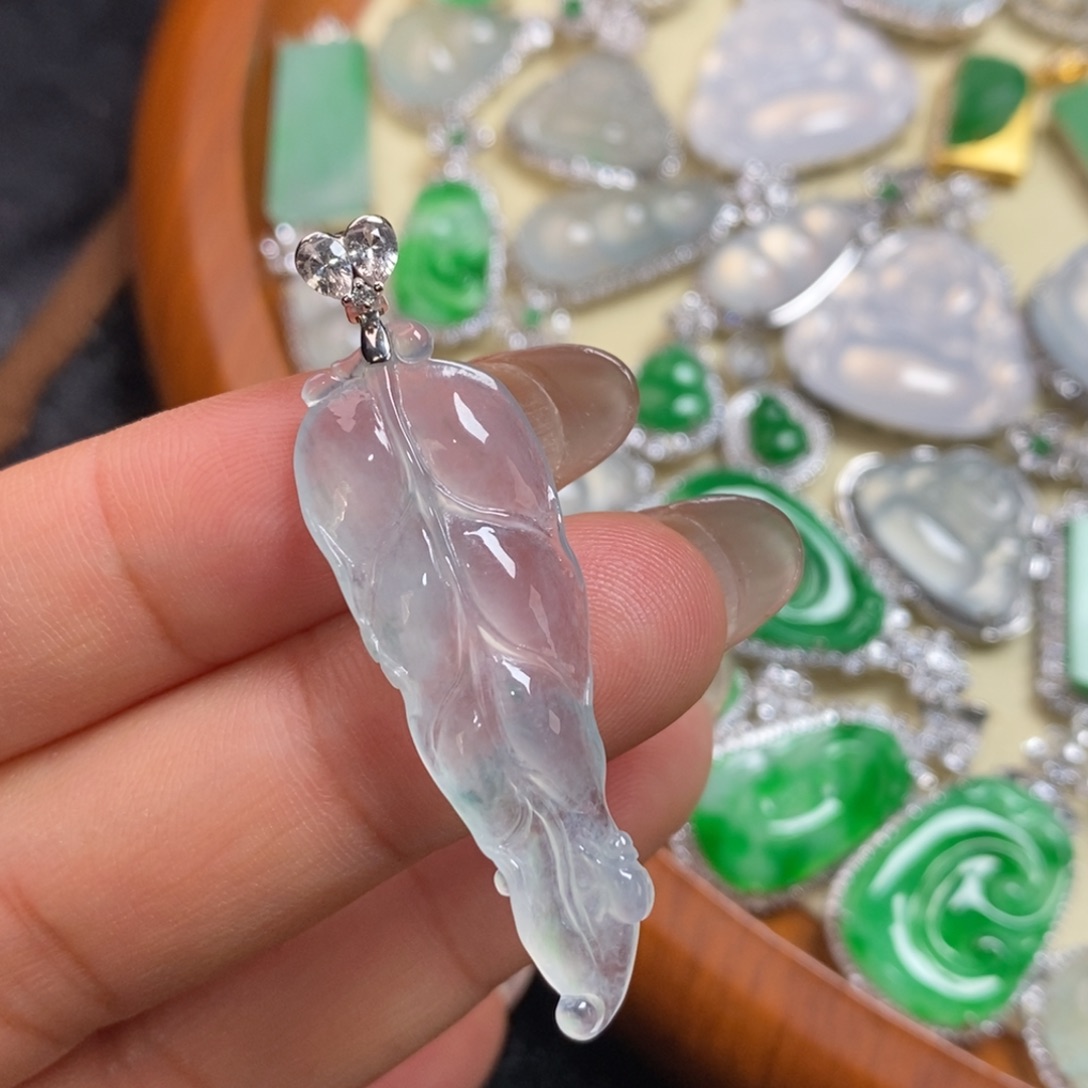 翡翠吊坠(赠链)18K金镶嵌