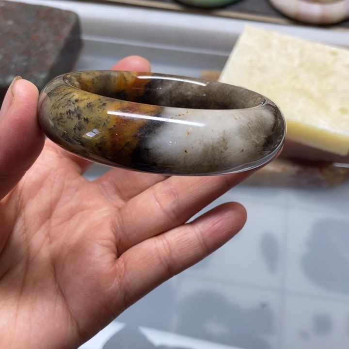 石英质玉未镶嵌手镯