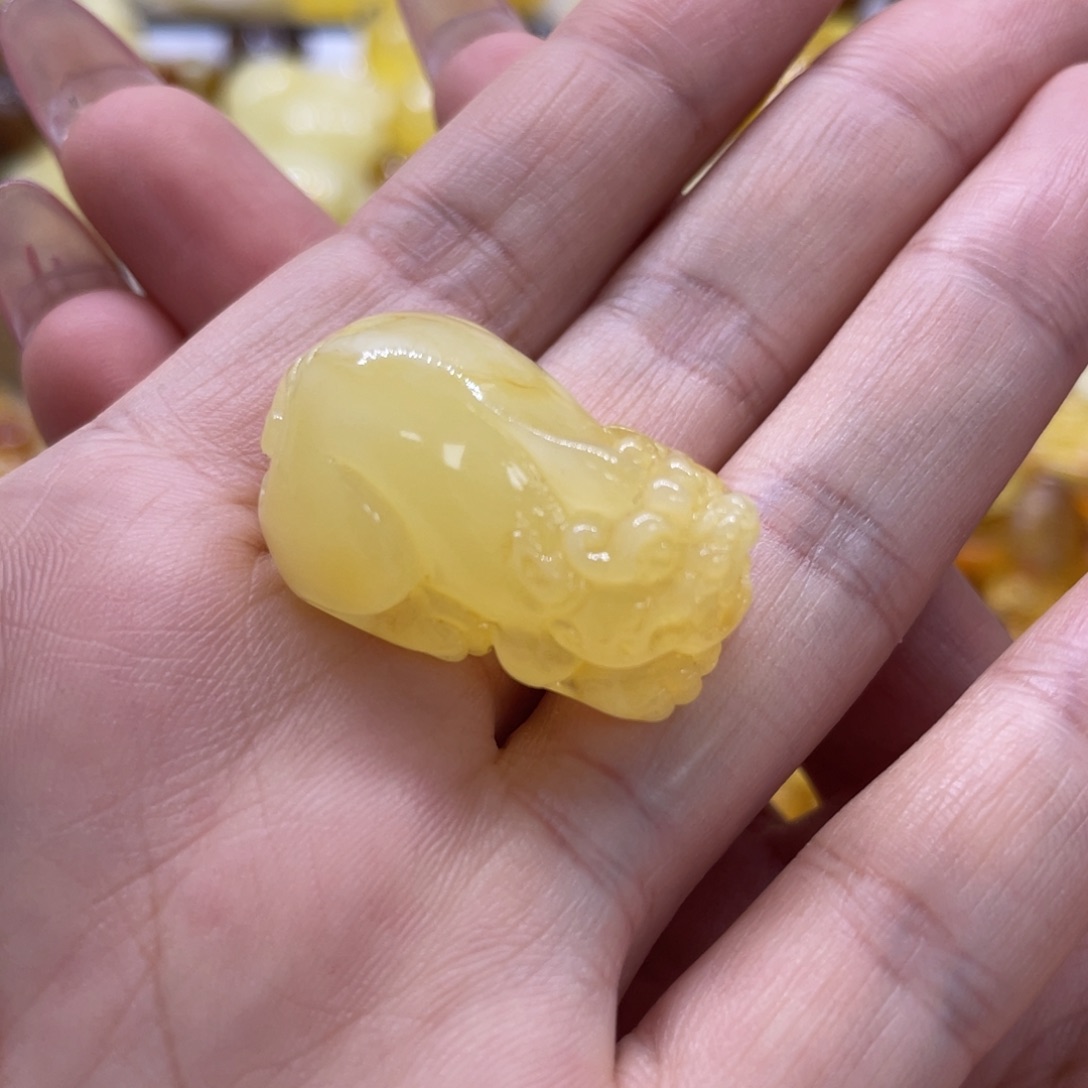 琥珀裸石未镶嵌4.6克貔貅