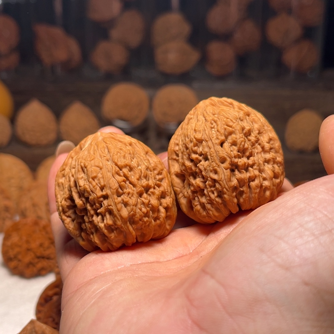 离***ゞ文玩核桃吊坠南疆石