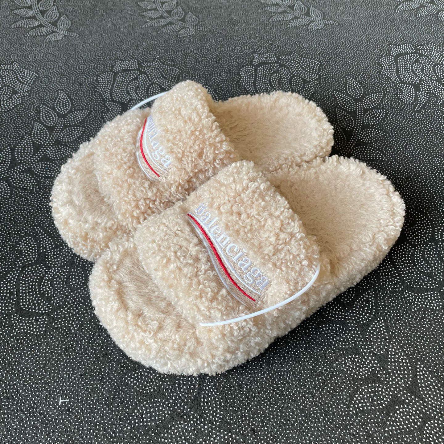 99新 Balenciaga/巴黎世家 卡其色毛绒厚底拖鞋/35码/无盒