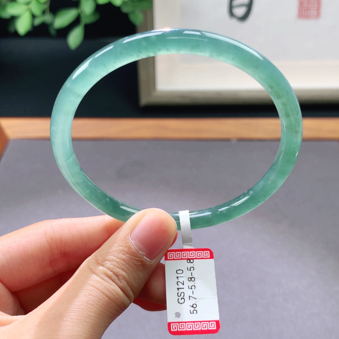 翡翠手镯未镶嵌天然翡翠手镯