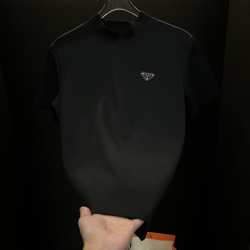 2025秋冬季新款高领轻奢短袖男士T恤简约纯色徽章半袖潮衣ins潮