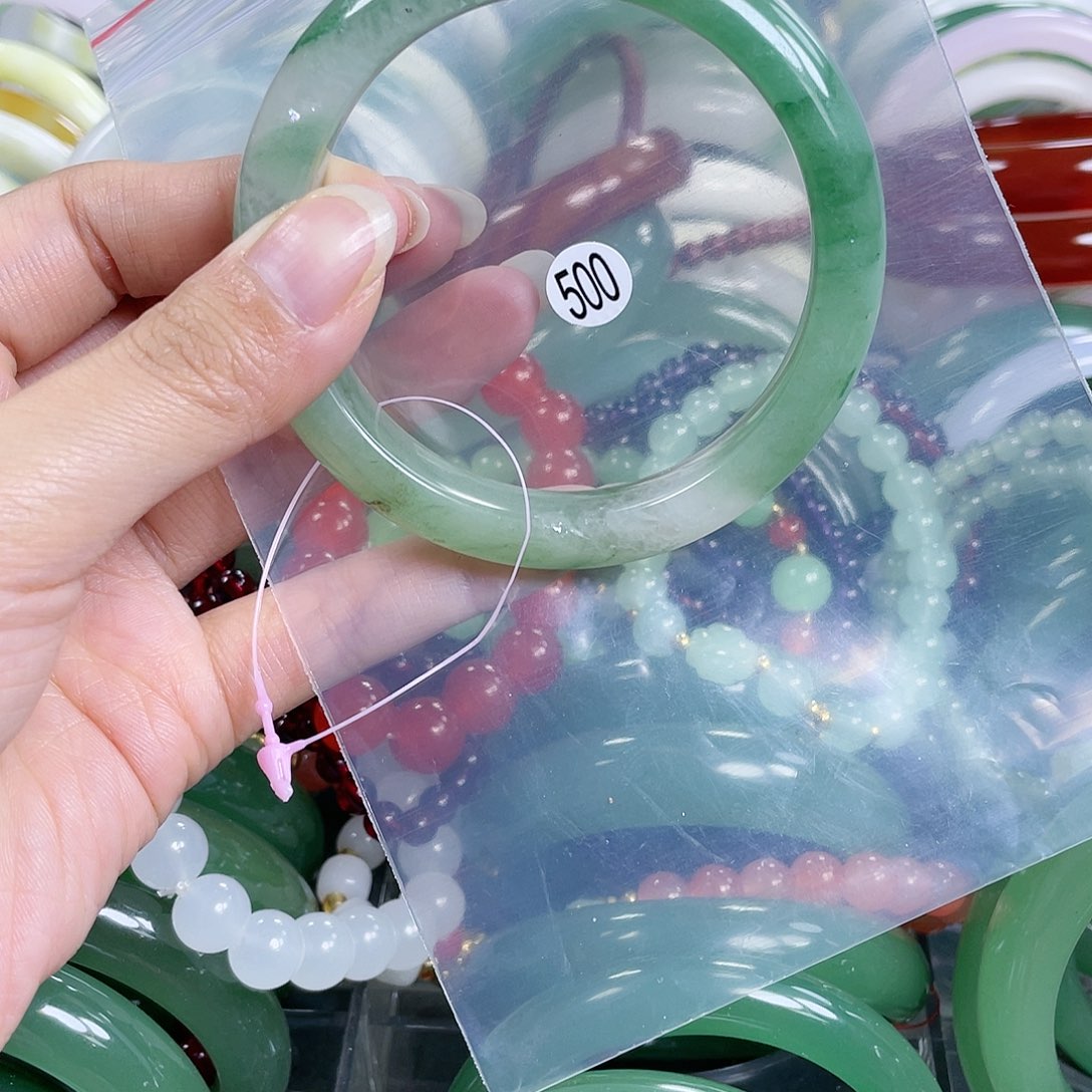 石英质玉手镯未镶嵌58