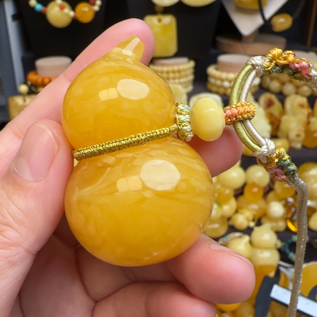 琥珀未镶嵌套链天然焦皮料虎皮妖花蜜蜡葫芦吊坠