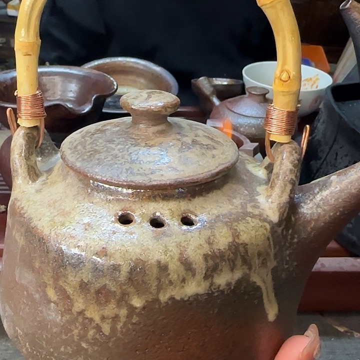 紫砂柴烧提梁方尊