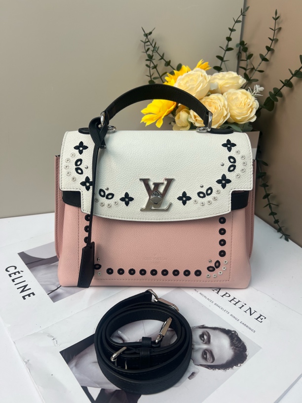 95新 LouisVuitton/路易威登 路易威登粉拼刺绣包芯片款