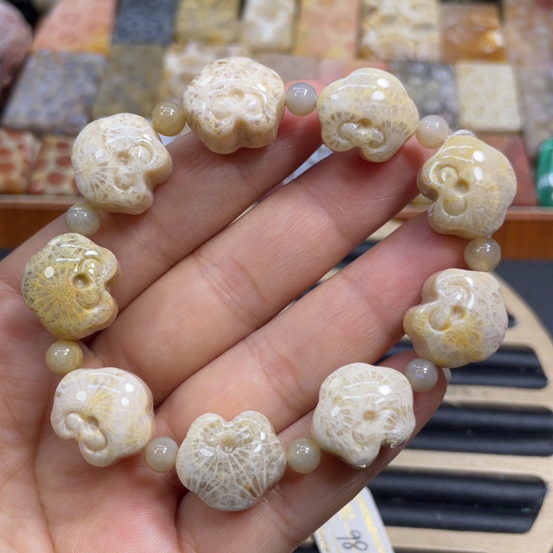 硅化玉未镶嵌颈饰k3