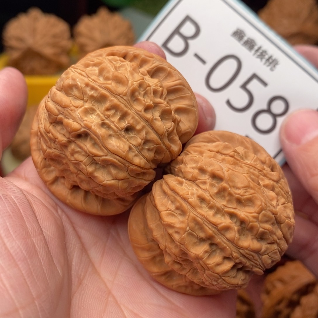 文玩核桃把件血麒麟43