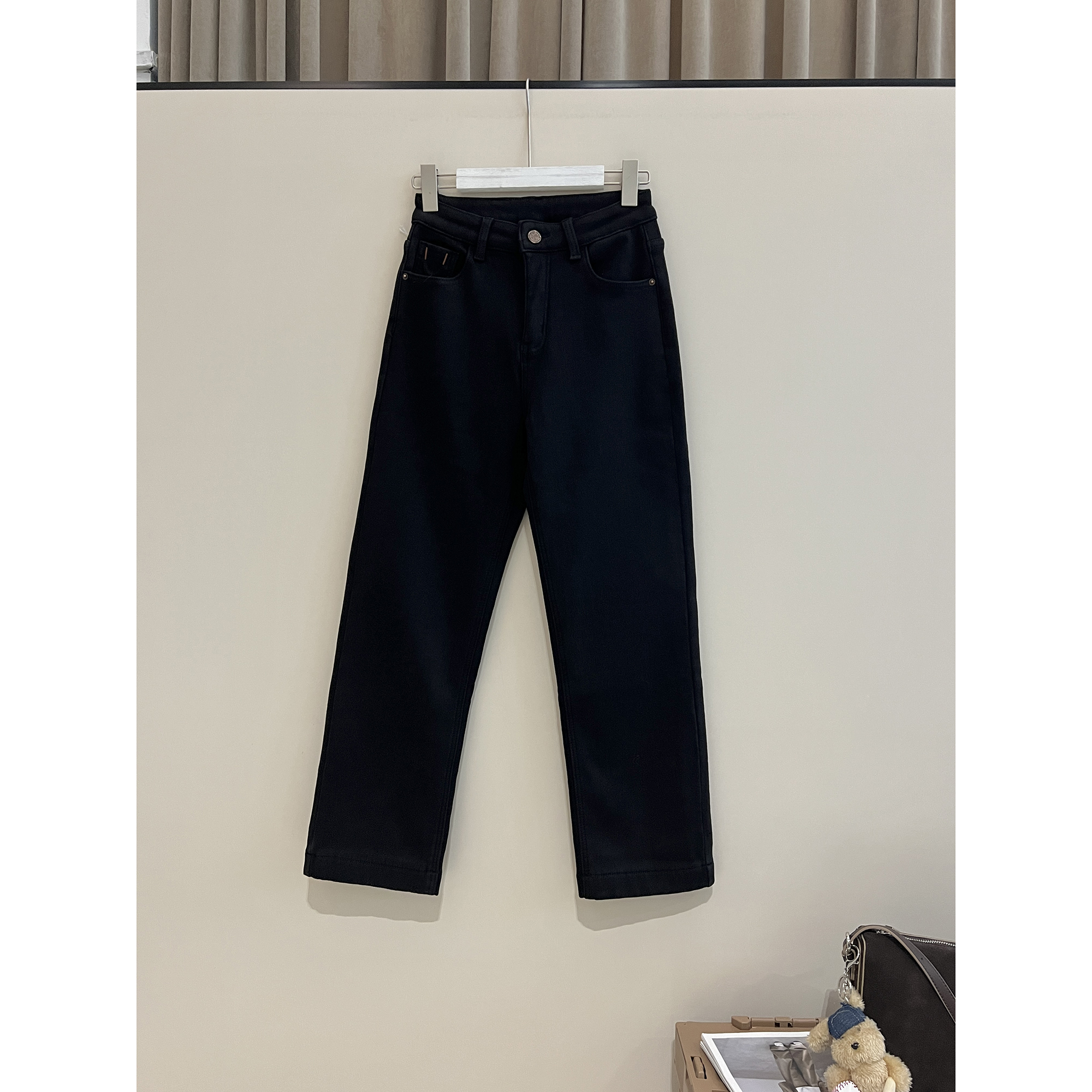 高弹力加厚复合绒 黑色烟管直筒牛仔裤WJ9005-5