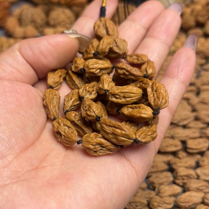 鲲***身桃核吊坠蛤蟆小异