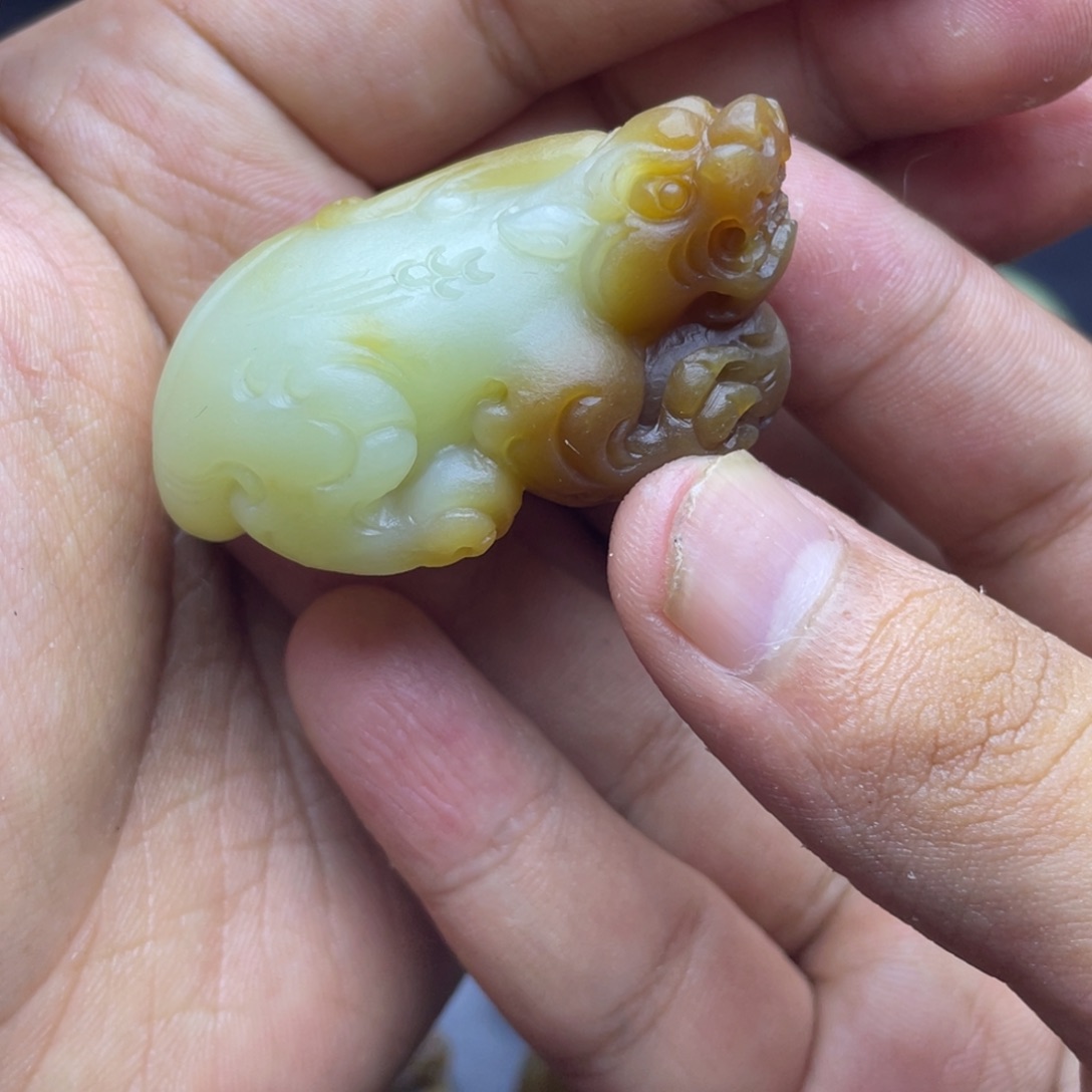 和田玉（糖玉）未镶嵌颈饰