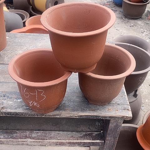 紫砂中国宜兴紫砂花盆，