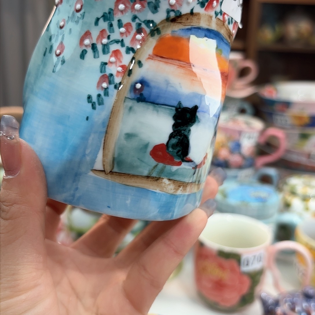 瓷片你在那里等他吗现在不接