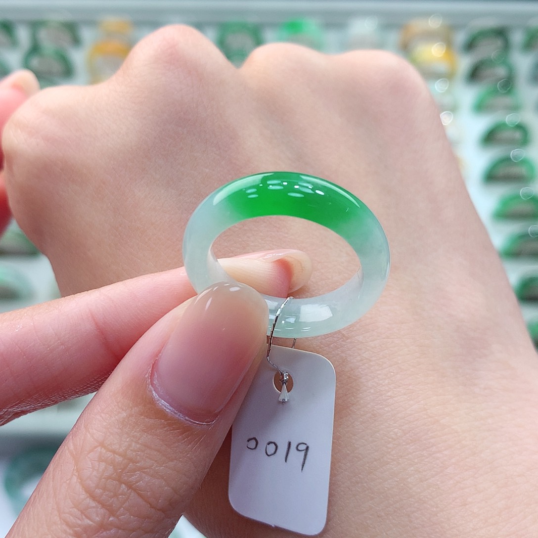 翡翠戒指未镶嵌18号
