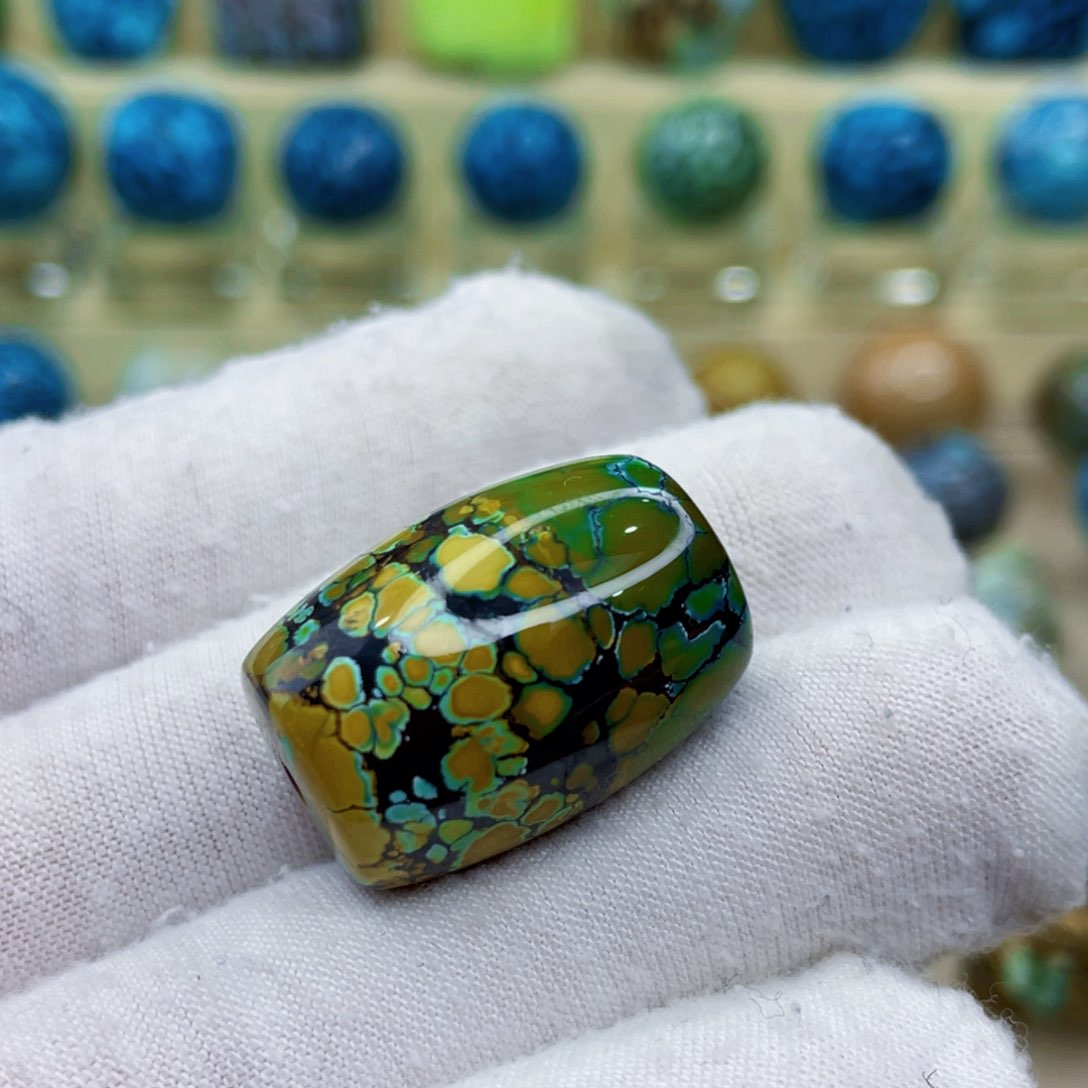 未镶嵌绿松石颈饰