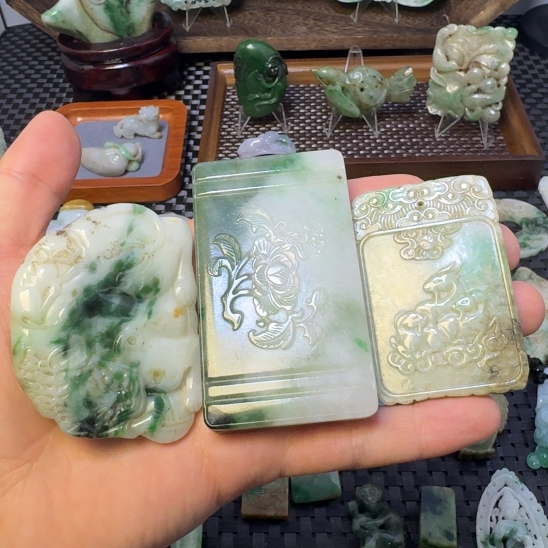 翡翠颈饰未镶嵌贵*翡翠颈饰未镶嵌..