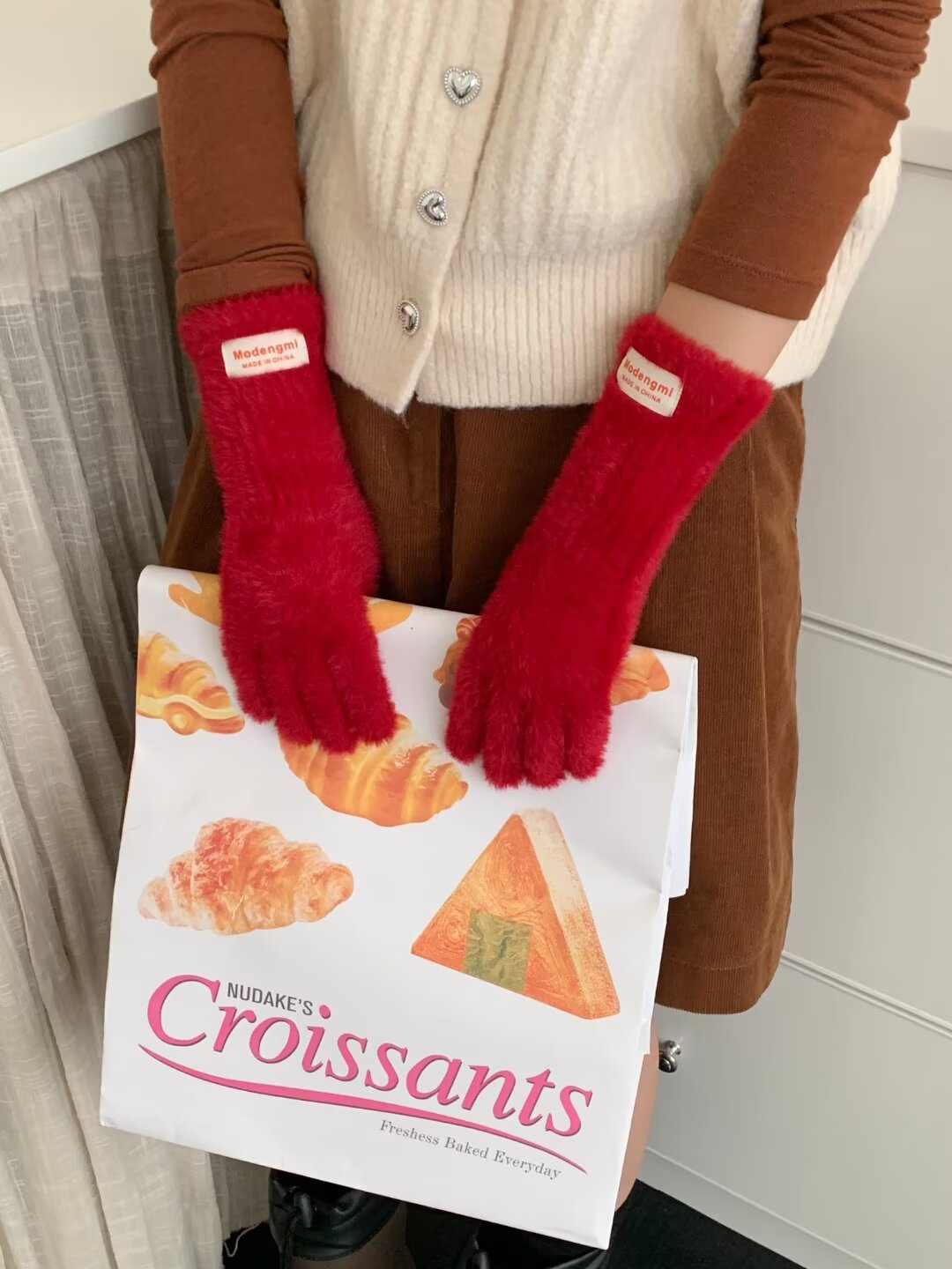 软糯毛绒手套女冬季加厚保暖户外骑行防寒护手露趾可触屏针织手套