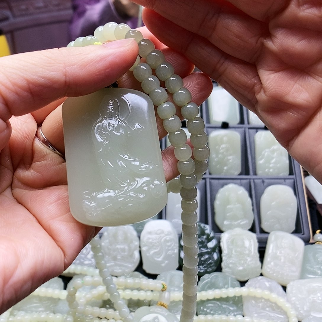 和田玉颈饰未镶嵌S****?