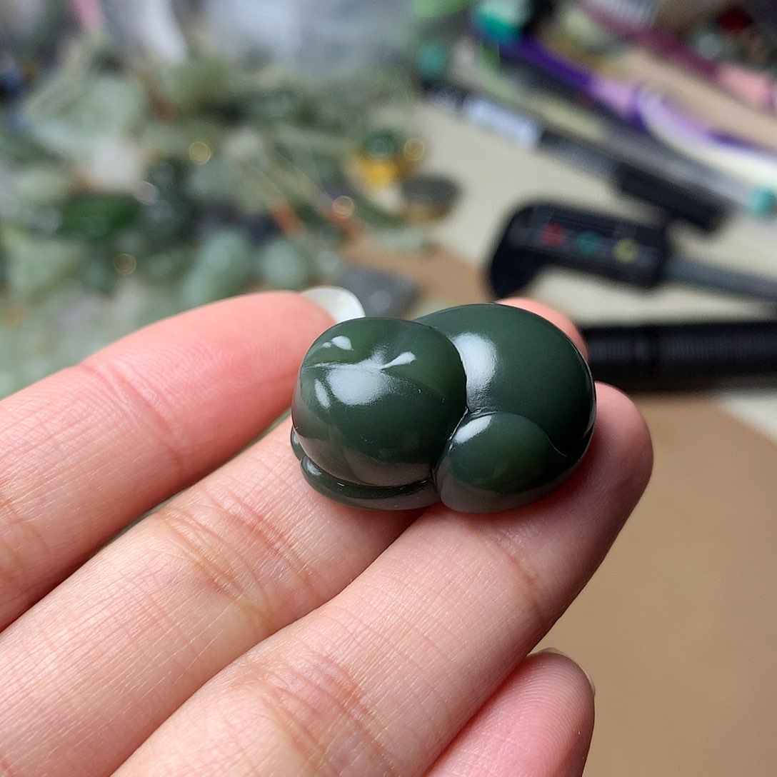 和田玉吊坠未镶嵌