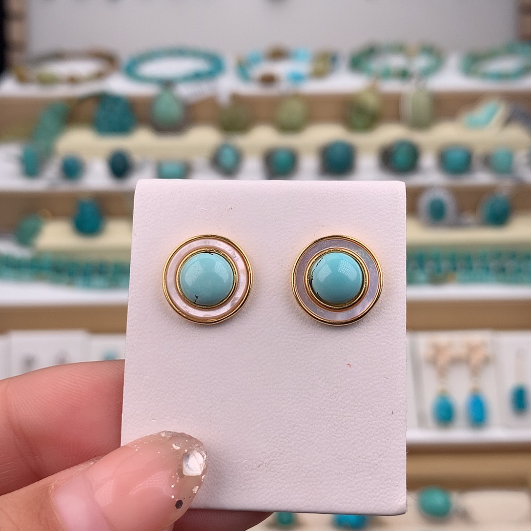 月***月绿松石未镶嵌耳饰