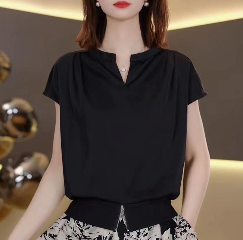 2025纯色V领通勤洋气通勤洋气夏季休洋气潮流T恤宽松型短袖气质