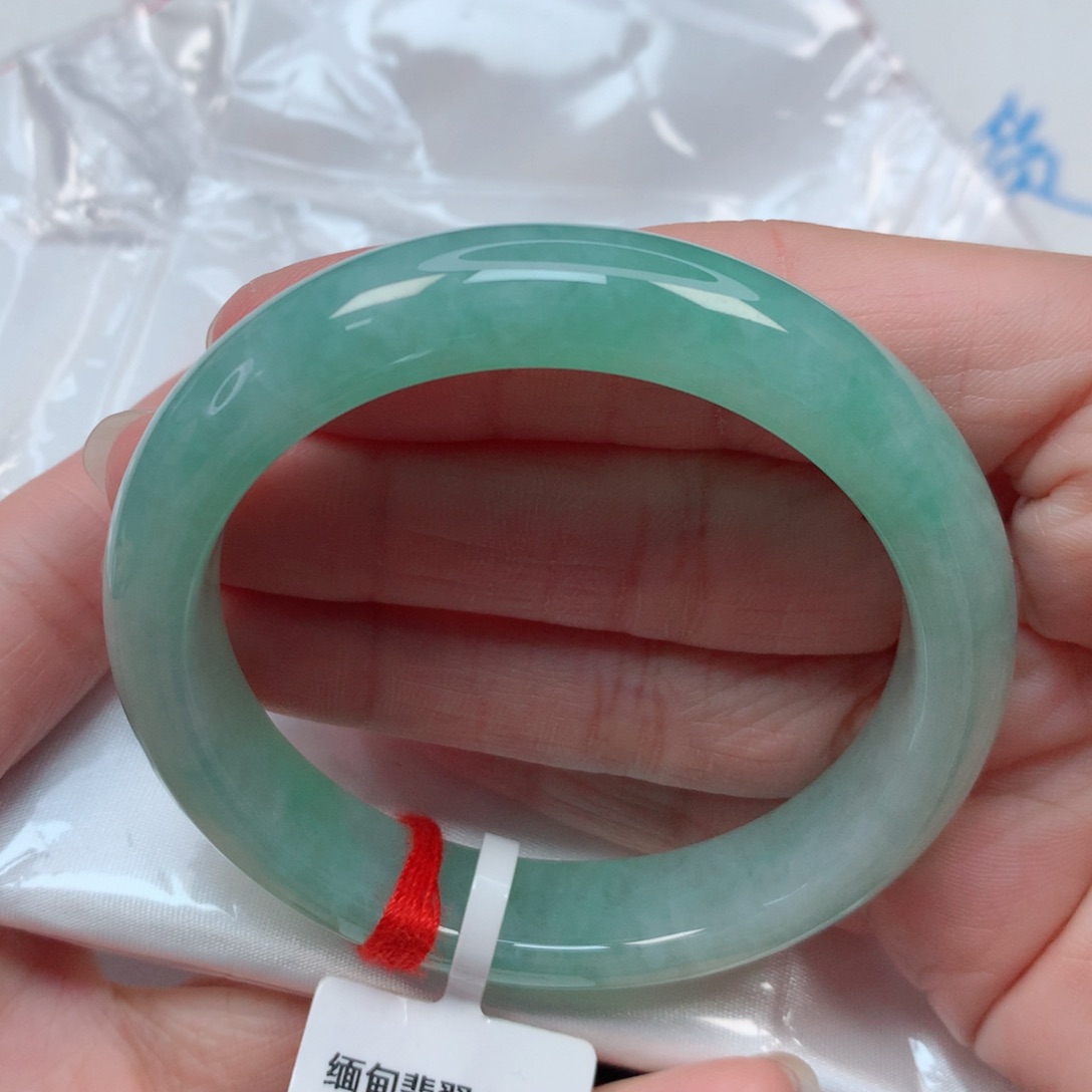 翡翠手镯未镶嵌53.8圈
