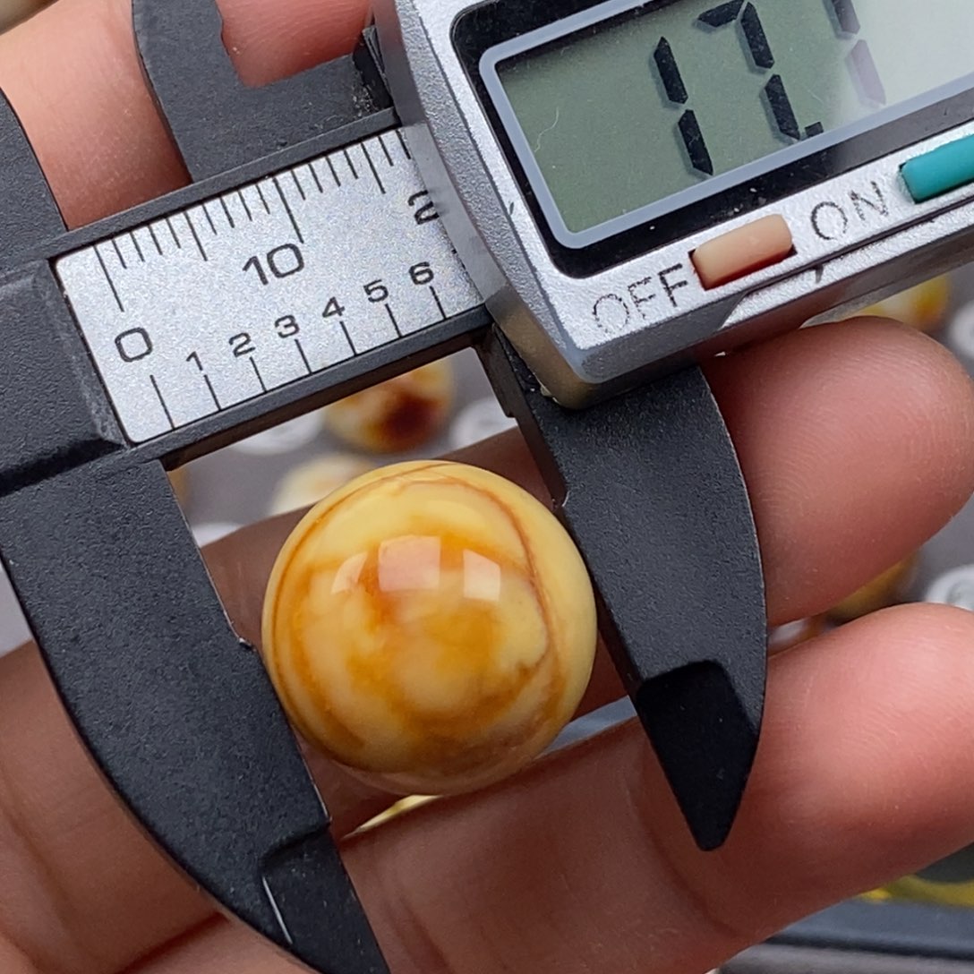 琥珀未镶嵌耳饰圆珠