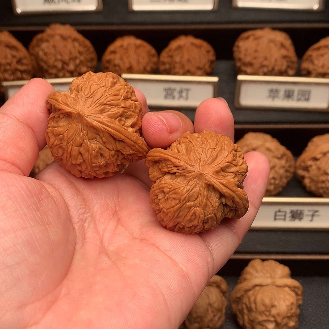 文玩核桃吊坠187号山地磨40