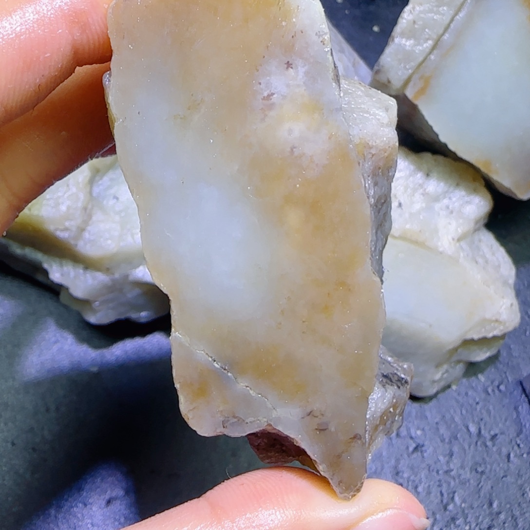 和田玉未镶嵌珠宝半成品