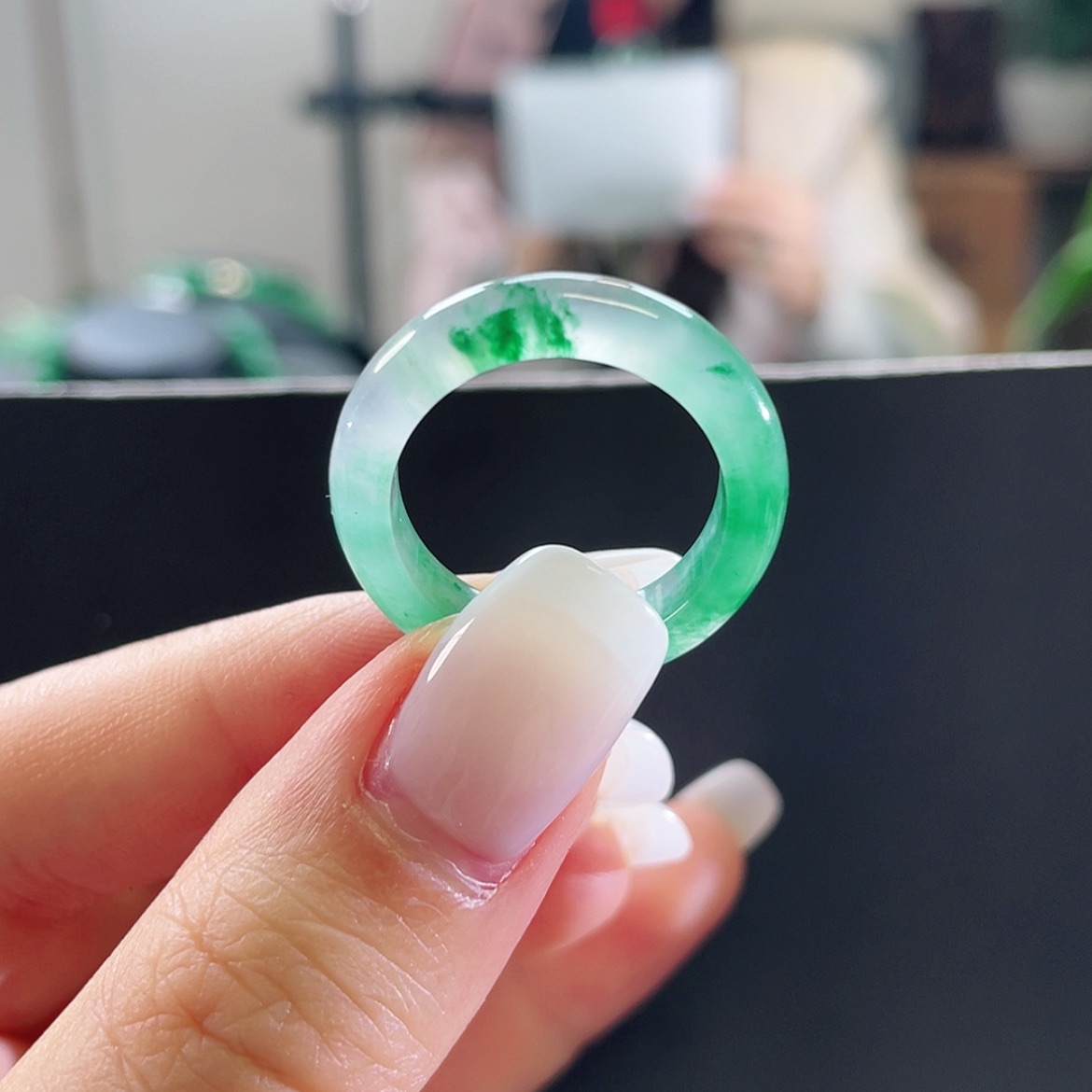 【闪购商品】未镶嵌石英质玉戒指十***悠