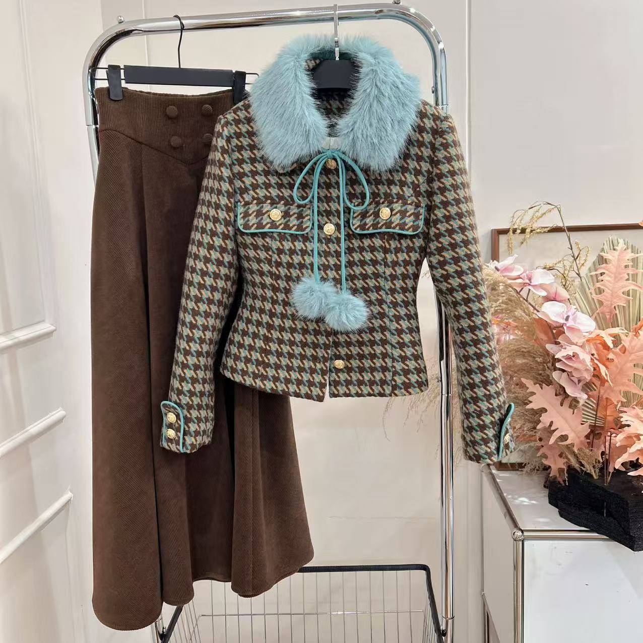 小八定制2025新款时尚复古气质保暖加厚外套+半裙套装 12988 BCK