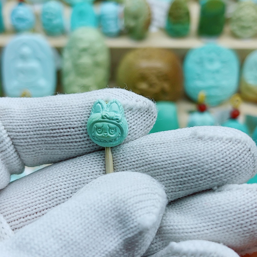 绿松石未镶嵌珠宝奇石